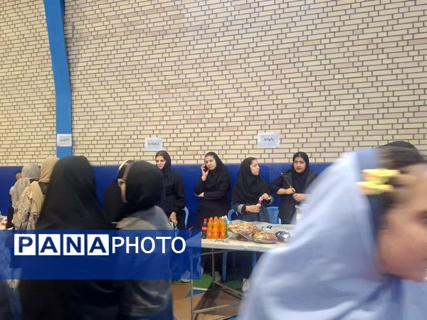 بازارچه کسب و کار دانش‌آموزی دبیرستان پردیسان سملقان