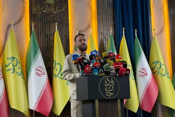 آغاز رسمی آموزش‌های نظامی و امدادی ۱۰۰۰ گردان «جان‌فدا» در سراسر کشور از شنبه/ طراحی آموزش‌های متناسب با سنین دانش‌آموزی/ مشارکت گسترده جوانان و نوجوانان برای دفاع از ایران 
