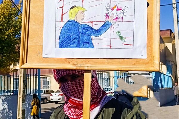 نسل بیدار انقلاب؛ خروش دختران شاهد فاطمه‌زهرا(س) شهرکرد مقابل استکبار جهانی