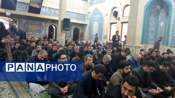 نمایش قدرشناسی فرهنگیان گیلان در مراسم سوگواری شهدای خدمت در مسجد قدس رشت