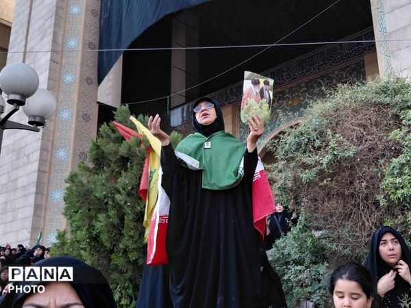 وداع با شکوه امت با قائد شهید در مصلی امام خمینی (ره)