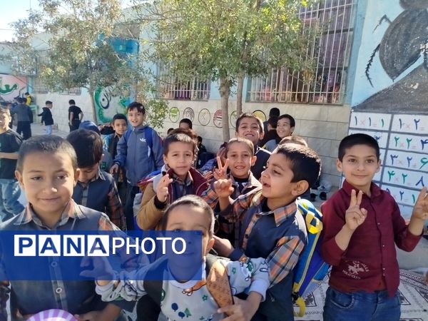 ایجاد فضای شاد وصمیمی در دبستان شهید عجمی فدافن