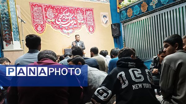 جشن میلاد حضرت زینب(س) با حضور پرشور مردم یاسوج در حرم امامزاده عبدالله(ع) 