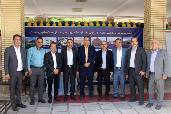 برپایی نمایشگاه هفته مشاغل در هنرستان شهید مهدی هندویان قم