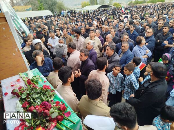 تشییع  و خاکسپاری دو برادر شهید دانش‌آموز در شهر مصیری رستم