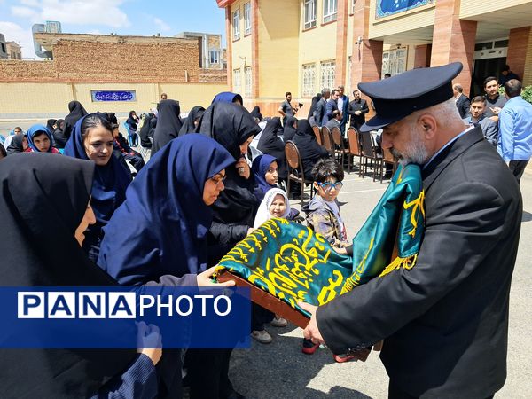 پرچم متبرک رضوی در مدارس شهرستان عجب‌شیر 