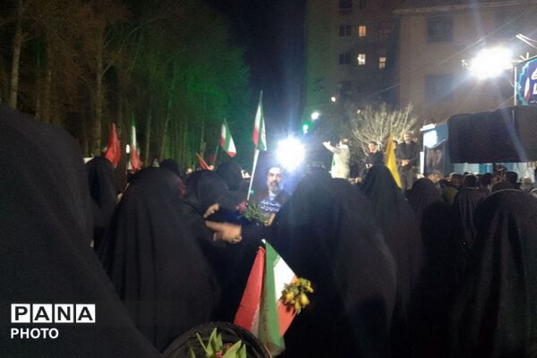 طنین فریاد «لبیک یا امام» در پیشوا؛ دبستان آیت‌الله خامنه‌ای به نام «شهید امام سید علی حسینی خامنه‌ای» تغییر یافت