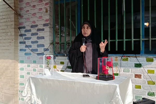 نمایشگاه دستاوردهای دانش آموزی در دبستان دخترانه وحیدکیهانی ناحیه یک شهرری