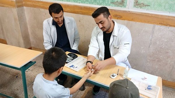 گروه جهادی «منتظران صالح» درشهرستان نظرآباد خدمت‌رسانی می‌کنند