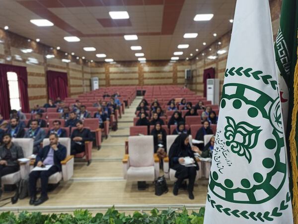 نشست هم‌اندیشی مسئولان سازمان دانش‌آموزی نواحی و مناطق استان فارس