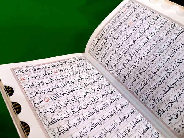 محفل انس با قرآن کریم در دبستان شاهد کوثر