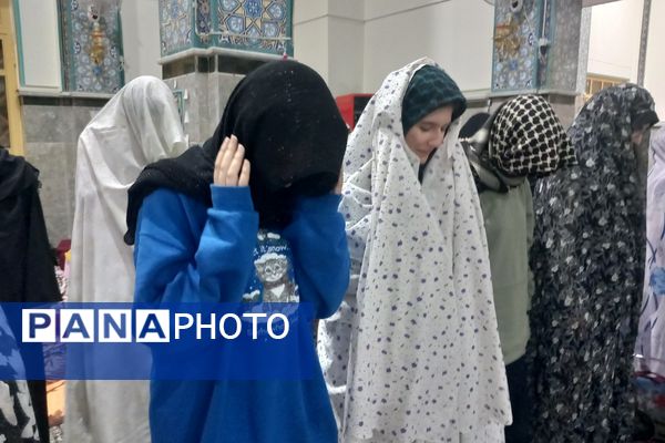 مراسم معنوی اعتکاف دانش‌آموزی دختران دبیرستان ارمغان