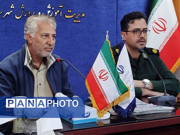 نشست فرماندهان بسیج دانش آموزی مدارس با مسئول بسیج دانش آموزی کاشمر