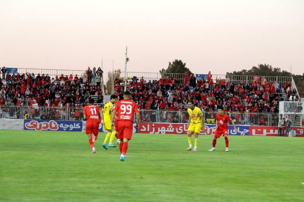 بازی بدون گل تراکتور و فجر سپاسی