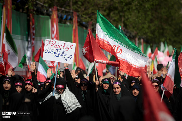 رزمایش بزرگ «دختران جان‌فدای ایران» - 3
