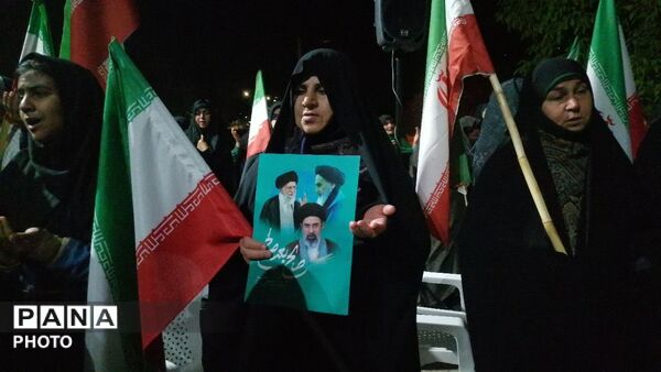 هشتاد و نه شب حضور در خیابان