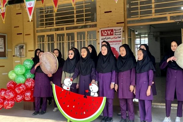 برگزاری جشن باستانی یلدا در دبیرستان دخترانه ابویی‌نژاد