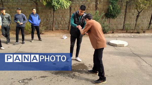 برگزاری فعالیت پژوهشی دانش‌آموزان دبیرستان نمونه دولتی معلم ساوجبلاغ