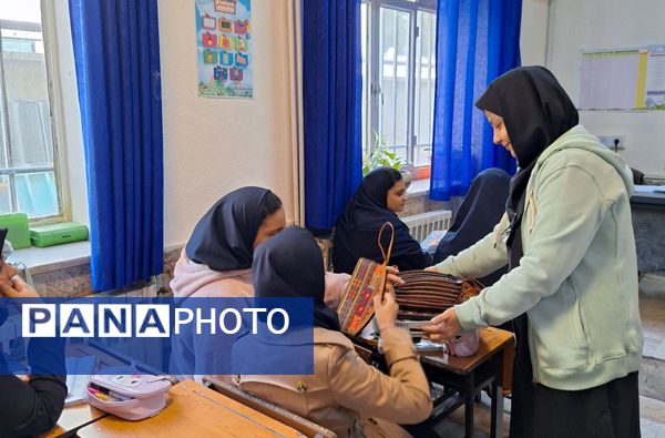  جشن روز دانش‌آموز در دبیرستان شهید قویدل ناحیه۶