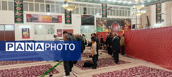 نماز جماعت در شب میلاد حضرت زهرا س در خلیل آباد