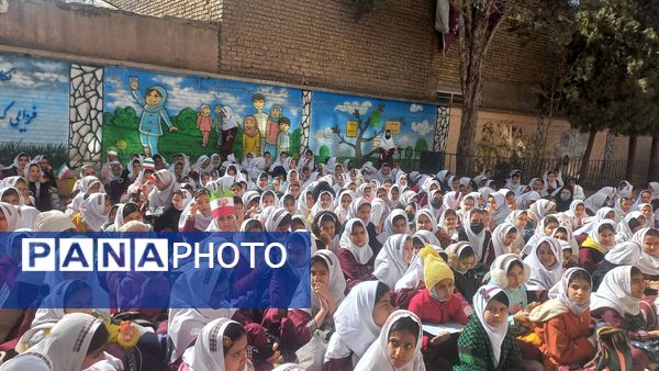 جشن دهه انقلاب و زنگ حماسه آفرینی انقلاب در دبستان شطیطه ۲