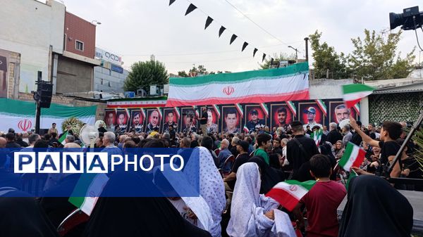 چهلم سردار حاجی‌زاده و فرزندان شهدا در منطقه ۱۷