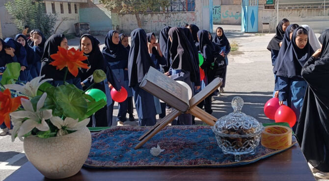 جشن جوانه‌ها با حضور پرشور دانش آموزان مدرسه حجاب در شهرستان دورود