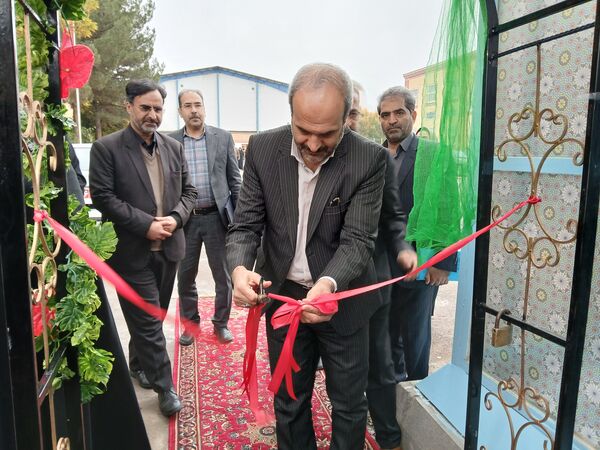 افتتاحیه اولین کارگاه چند منظوره «نوجوان هوشمند» در کشور با هدف توسعه مهارت آموزی و آموزش فناوری‌های نوین