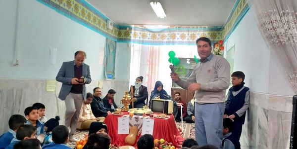 جشن یلدا و شور و نشاط در مدرسه فرهنگ شهیدان تهامی خلیل آباد