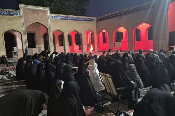 شب‌های نورانی گلزار شهدا در تجمعات مردمی در فارسان