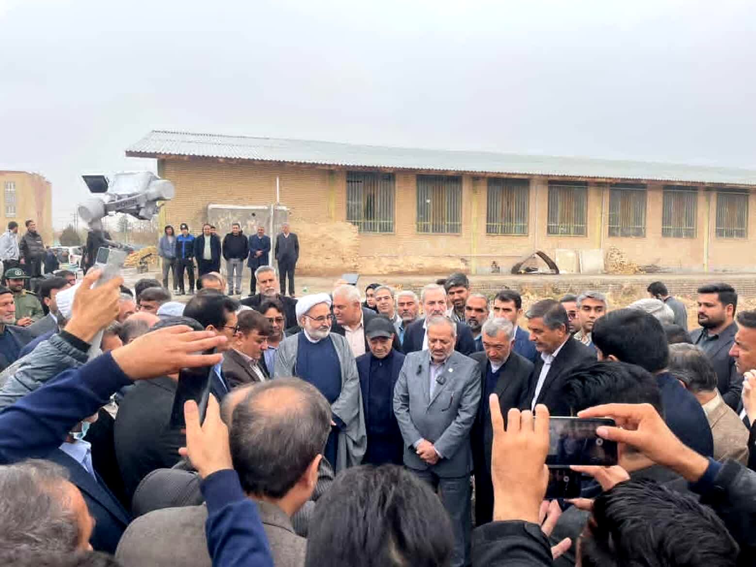 کلنگ احداث کانون فرهنگی و هنری تایباد بر زمین زده شد
