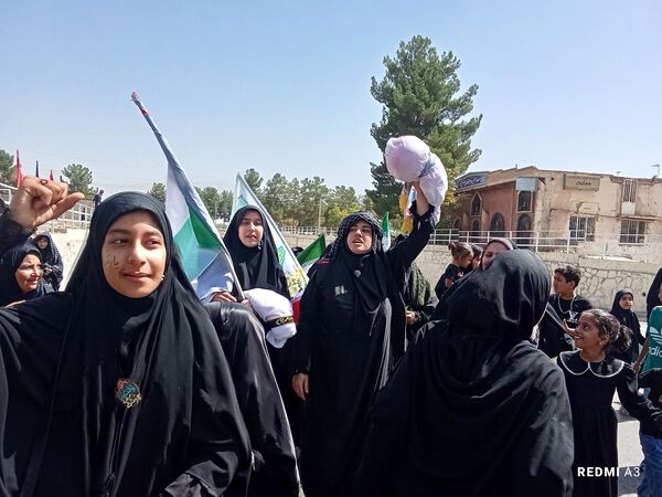 حضور مردم نیشابور در راهپیمایی جاماندگان اربعین حسینی
