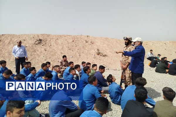 حضور دانش آموزان ناحیه دو شهرری در اردوی میدان تیر شهید جانبزرگی 