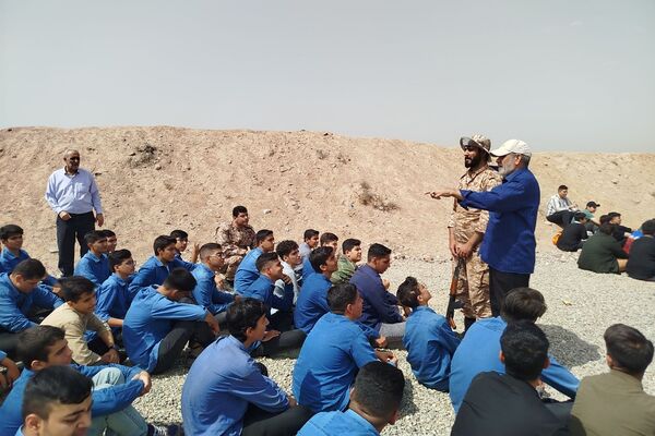 حضور دانش آموزان ناحیه دو شهرری در اردوی میدان تیر شهید جانبزرگی 
