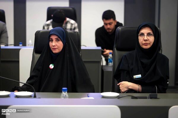 آیین تجلیل از کادر امداد و سلامت