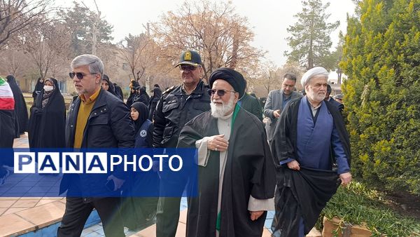 اجتماع مردم بصیر و انقلابی نیشابور در آغاز دهه فجر