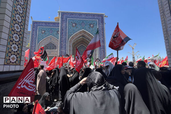 مشهد در سوگ؛ بدرقه باشکوه رهبر شهید انقلاب در جوار بارگاه رضوی