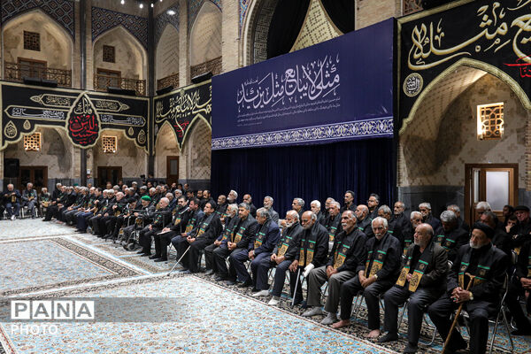 همایش پیرغلامان اهل بیت علیهم‌السلام در حرم مطهر رضوی