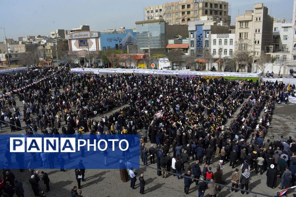 حماسه دانش‌آموزان اسلامشهر در ۲۲بهمن