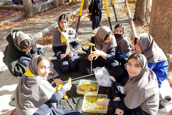 اعزام دانش آموزان شهرستان ورامین به اردو یک روزه تمشک