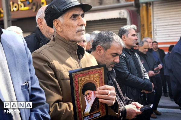 راهپیمایی مردم و دانش‌آموزان کرمانشاه در محکومیت جنایات آمریکا و رژیم صهیونیستی