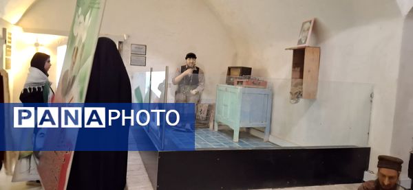 بازدید دانش‌آموزان دبیرستان فضیلت از موزه فاروج