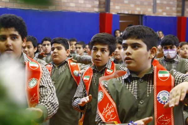 حضور سه‌گانه فرماندار، امام جمعه و مدیر آموزش‌و‌پرورش در همایش یاوران انقلاب فیروزکوه