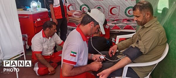 فعالیت پایگاه هلال احمر شهرستان رشتخوار در جوار امام زاده سیدمحمدعلوی