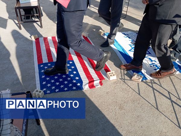 طنین زنگ استکبارستیزی در دبیرستان دخترانه تکتم باخرز