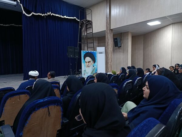 جشن میلاد حضرت زینب(س) و روز پرستار در سالن ارشاد حاجی‌آباد