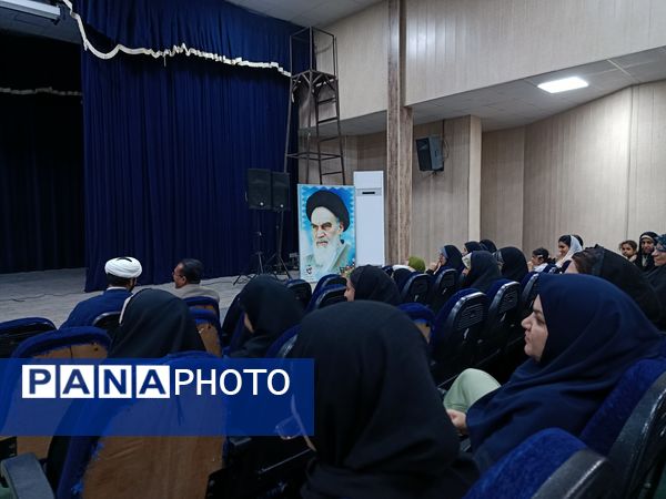 جشن میلاد حضرت زینب(س) و روز پرستار در سالن ارشاد حاجی‌آباد