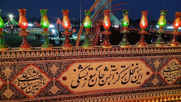 شکوه سوگ در میدان آزادی