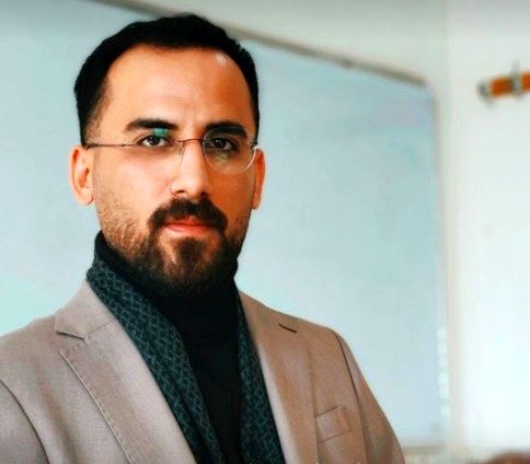 دبیر زیست‌شناسی دبیرستان شهید بختیاری سامن رتبه دوم استانی را کسب کرد