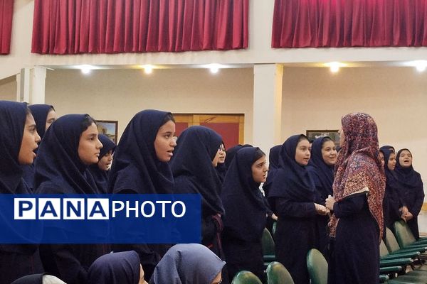 افتتاحیه مسابقات درس‌هایی از قرآن در دبیرستان راضیه شکرایی ناحیه دو شهرری 